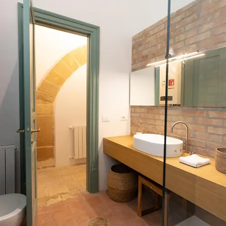 Ancient Arches - Charming House In