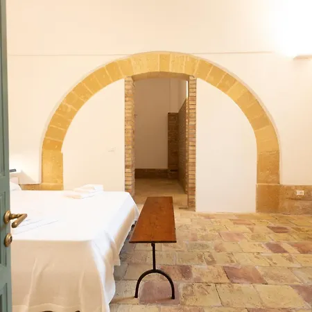 Ancient Arches - Charming House In Lägenhet