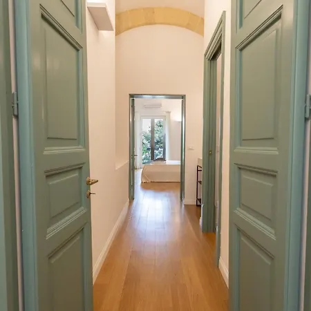 Ancient Arches - Charming House In
