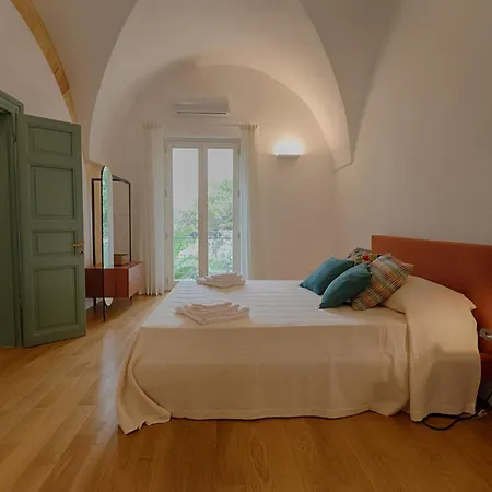 Ancient Arches - Charming House In