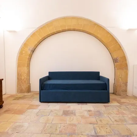 Ancient Arches - Charming House In *